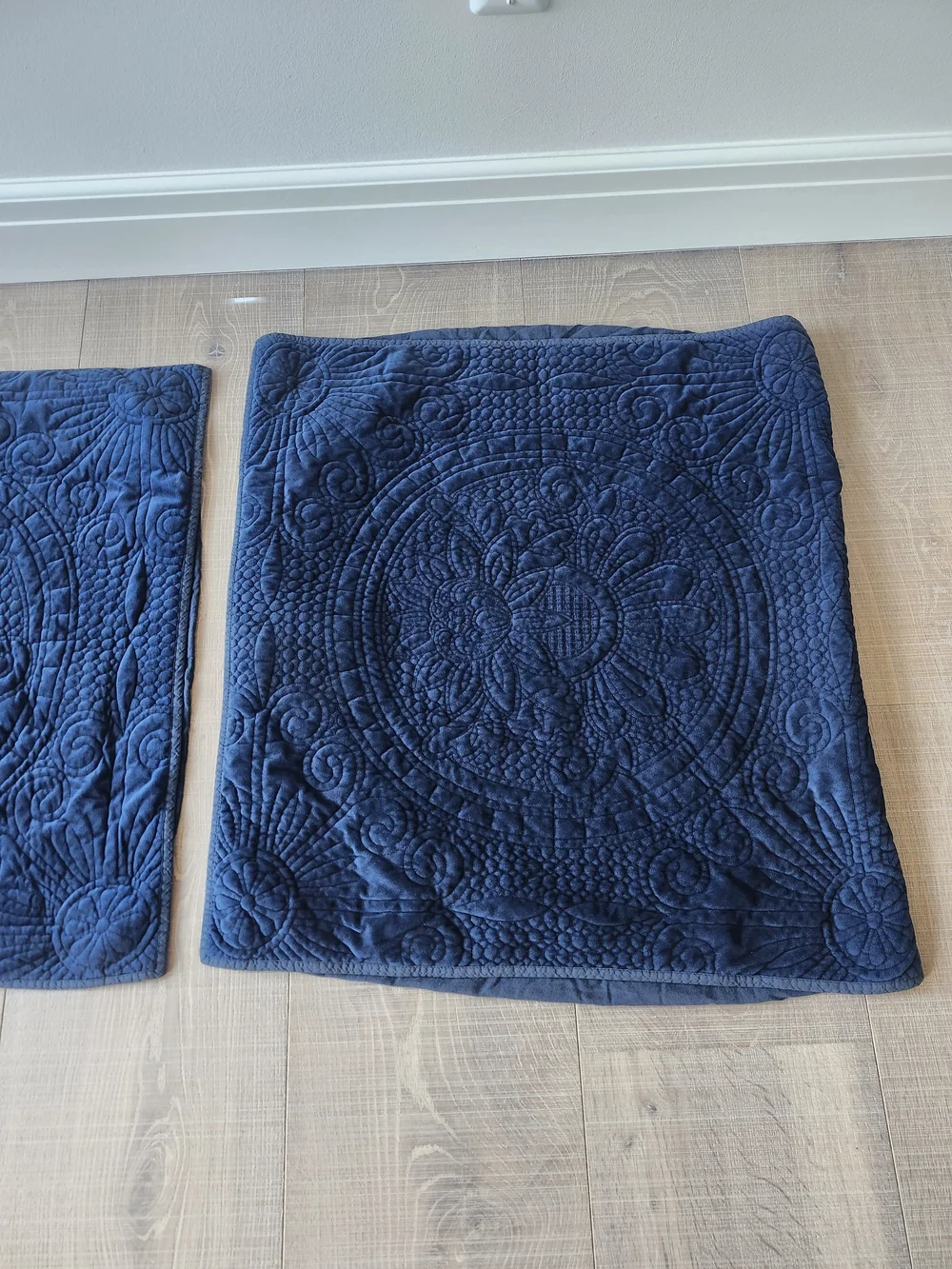 Plush Navy Quilted Bath Mat - Decorative Floral Medallion